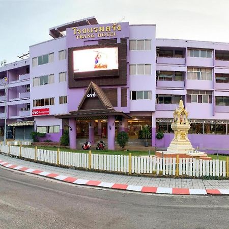 Oyo 565 Trang Hotel Extérieur photo