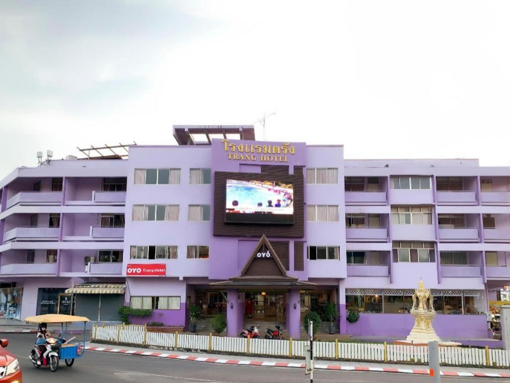 Oyo 565 Trang Hotel Extérieur photo