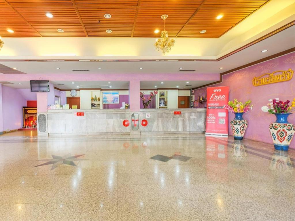 Oyo 565 Trang Hotel Extérieur photo