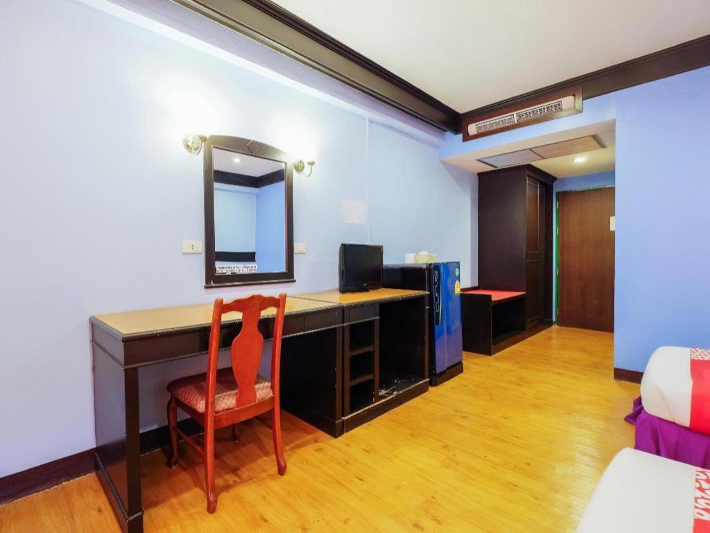 Oyo 565 Trang Hotel Extérieur photo