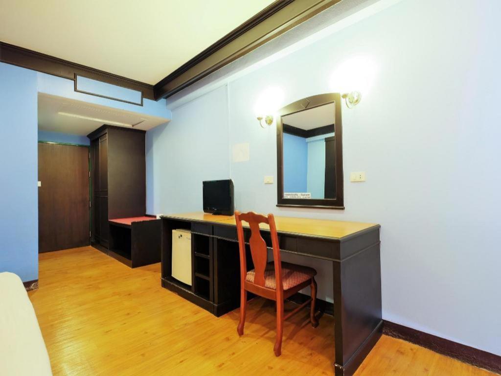 Oyo 565 Trang Hotel Extérieur photo