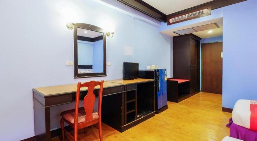 Oyo 565 Trang Hotel Extérieur photo