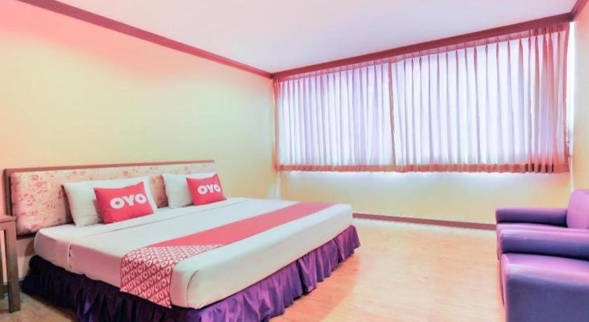 Oyo 565 Trang Hotel Extérieur photo